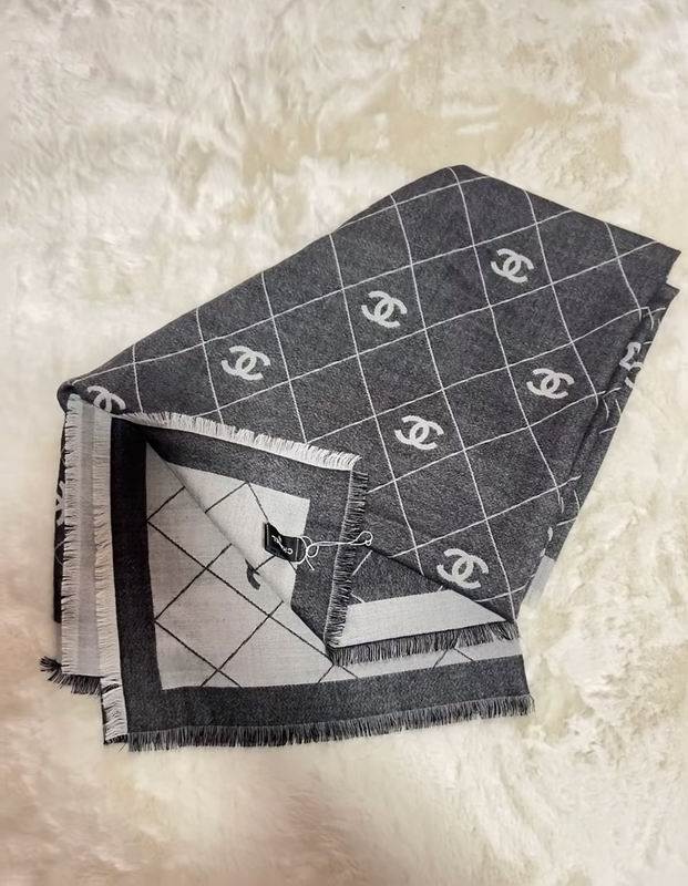 Chanel scarf 140X140cm E101328